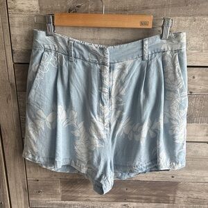 Fighting Eel Light Blue Floral Women's Shorts